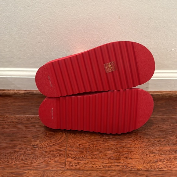 VERY RARE! Chanel Lambskin Sandal in Pink, Red, Purple, Orange (never worn) - Picture 5 of 8